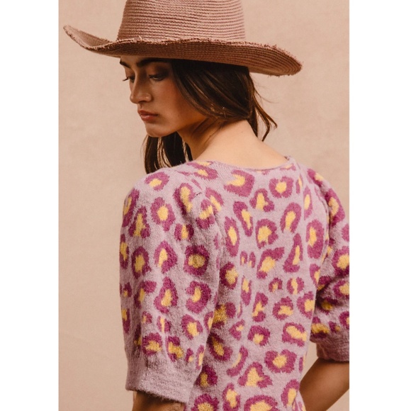 "The Sia" Lavender Leopard Print Puff Sleeve Sweater - Picture 5 of 6